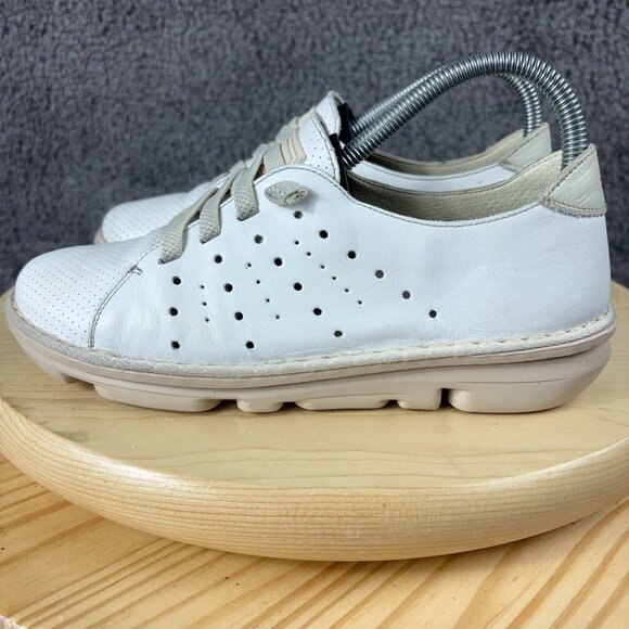 On Foot Blucher Sneaker Womens Size 7.5 White Leather Slip On Made in Spain - Picture 1 of 7